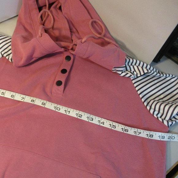 New NWOT Ladies Soft  Pink Pullover Sweatshirt with Hood Snap Close - Picture 9 of 9